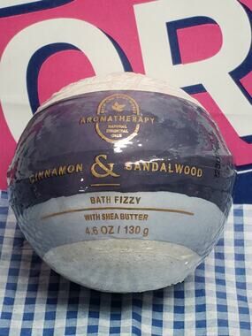 BBW Aromatherapy Cinnamon & Sandalwood Cozy Bath Fizzy Bomb w. Sea Butter 4 oz.